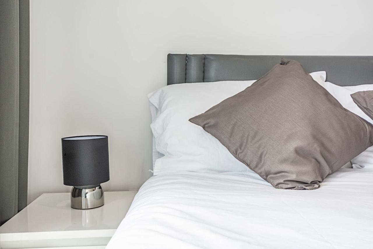 Beautiful Canary Wharf Apartment