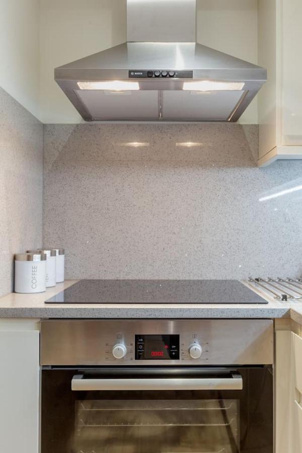 Apartment Luxury Apartment, Next To Paddington Station! *