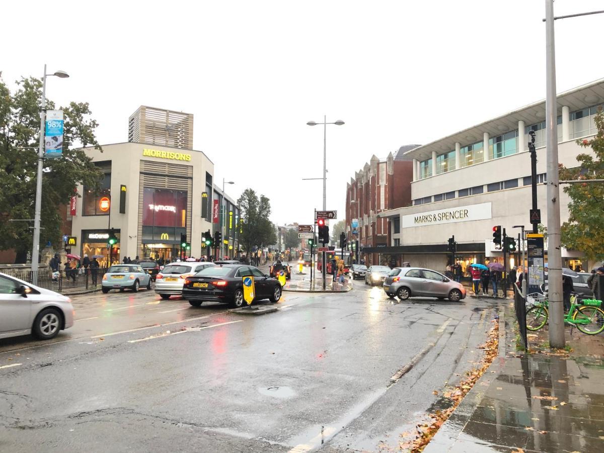 Greater Holiday Let @ Hanwell *