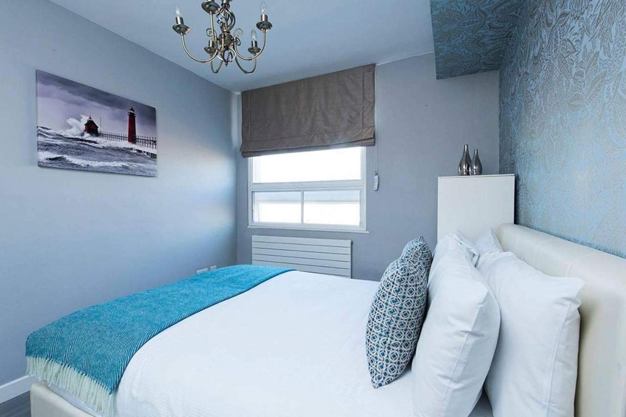 2 Bedroom Landward Court London