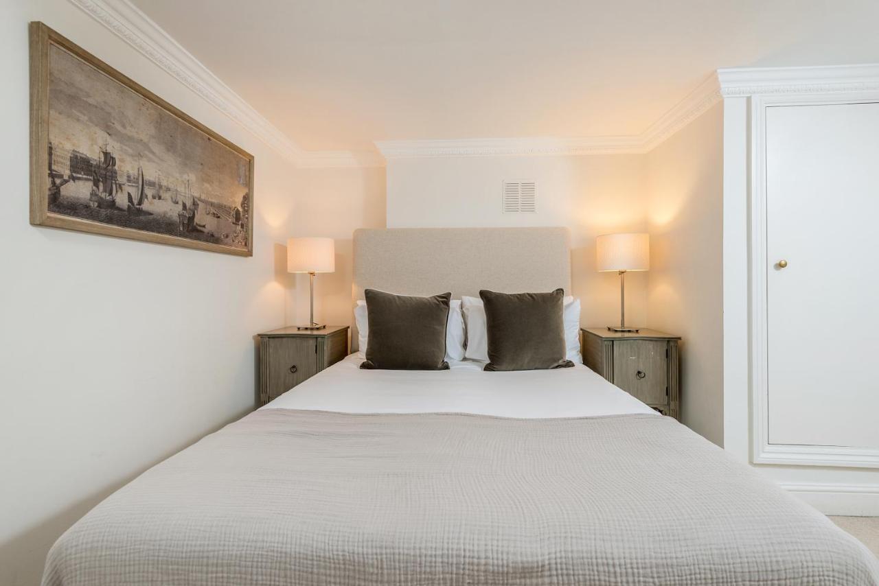 Luxury Notting Hill Duplex Apartment *