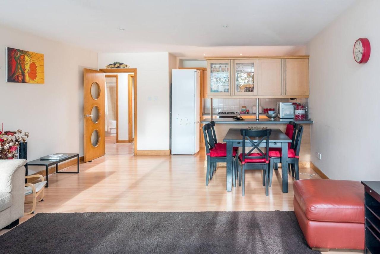 Bright 2 Bed 2 Bath Near Canary Wharf * London