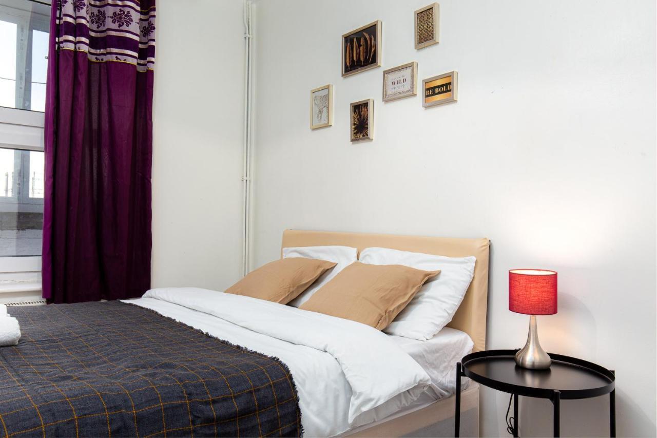 Ponsonby House * London