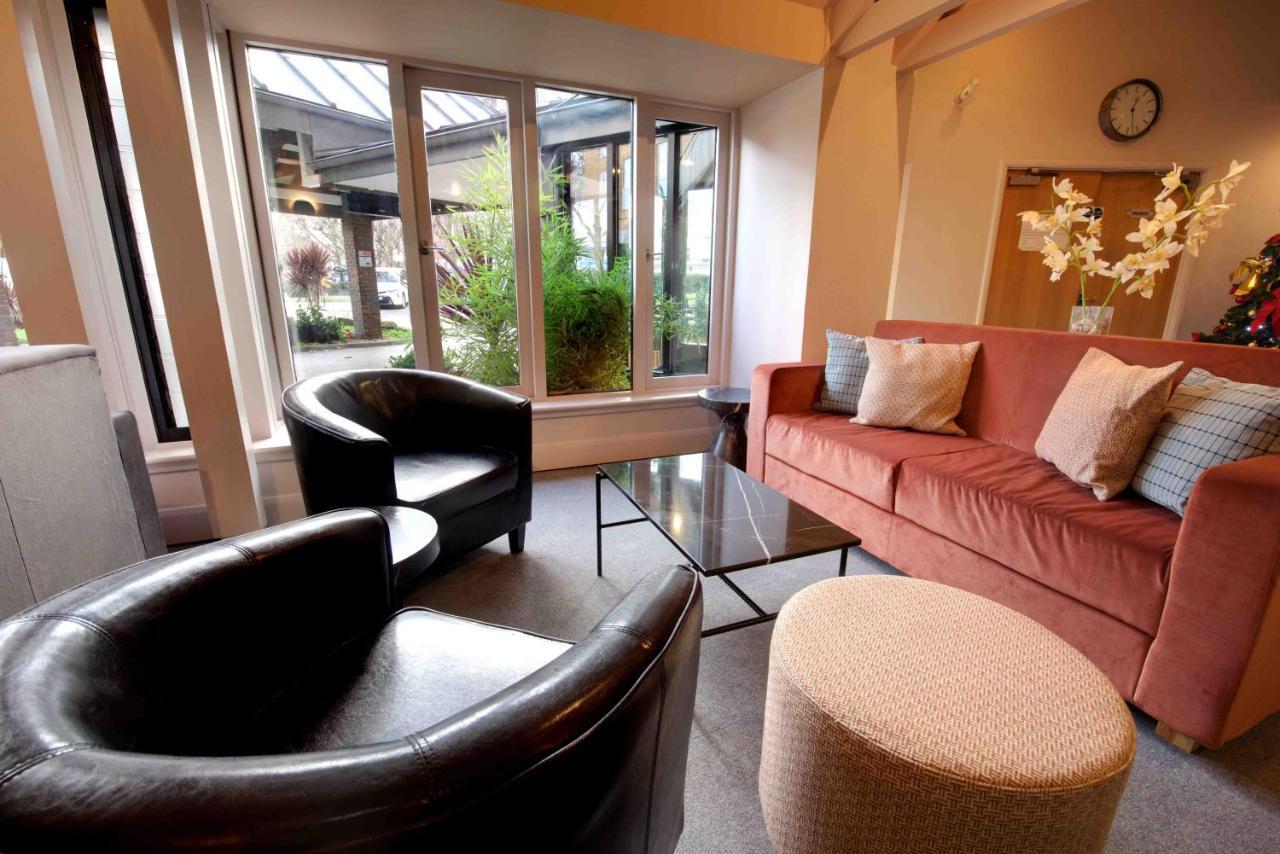 Waterloo Hub And 3* London