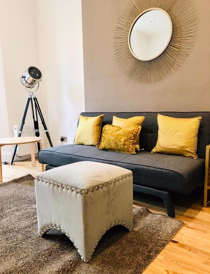 Stylish 2 Bed Apartment-zone 2 - 10 Minutes To The Heart Of London- Sleeps Up 8 London
