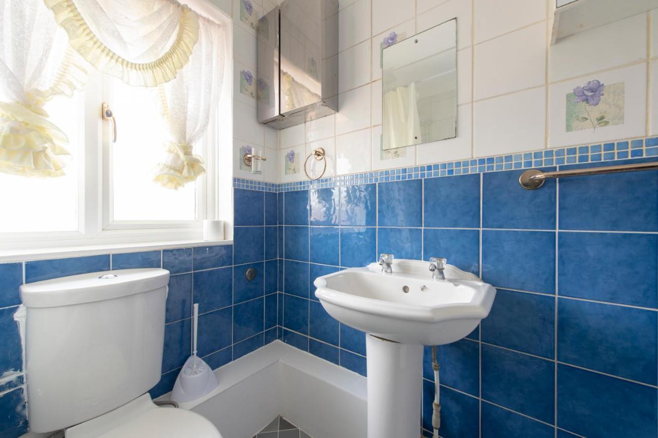 Abkat Three Bedroom Vakantiehuis *