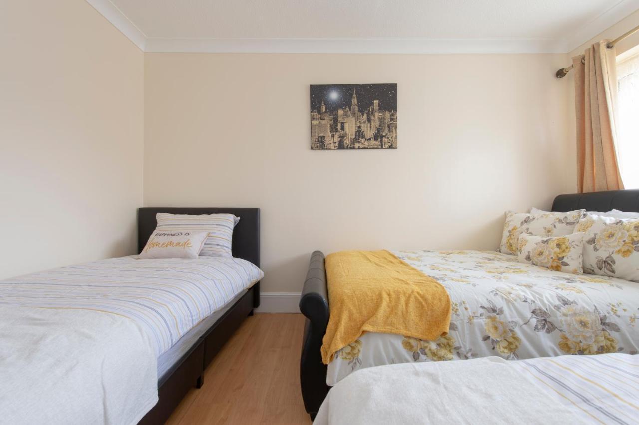 Abkat Three Bedroom Vakantiehuis *
