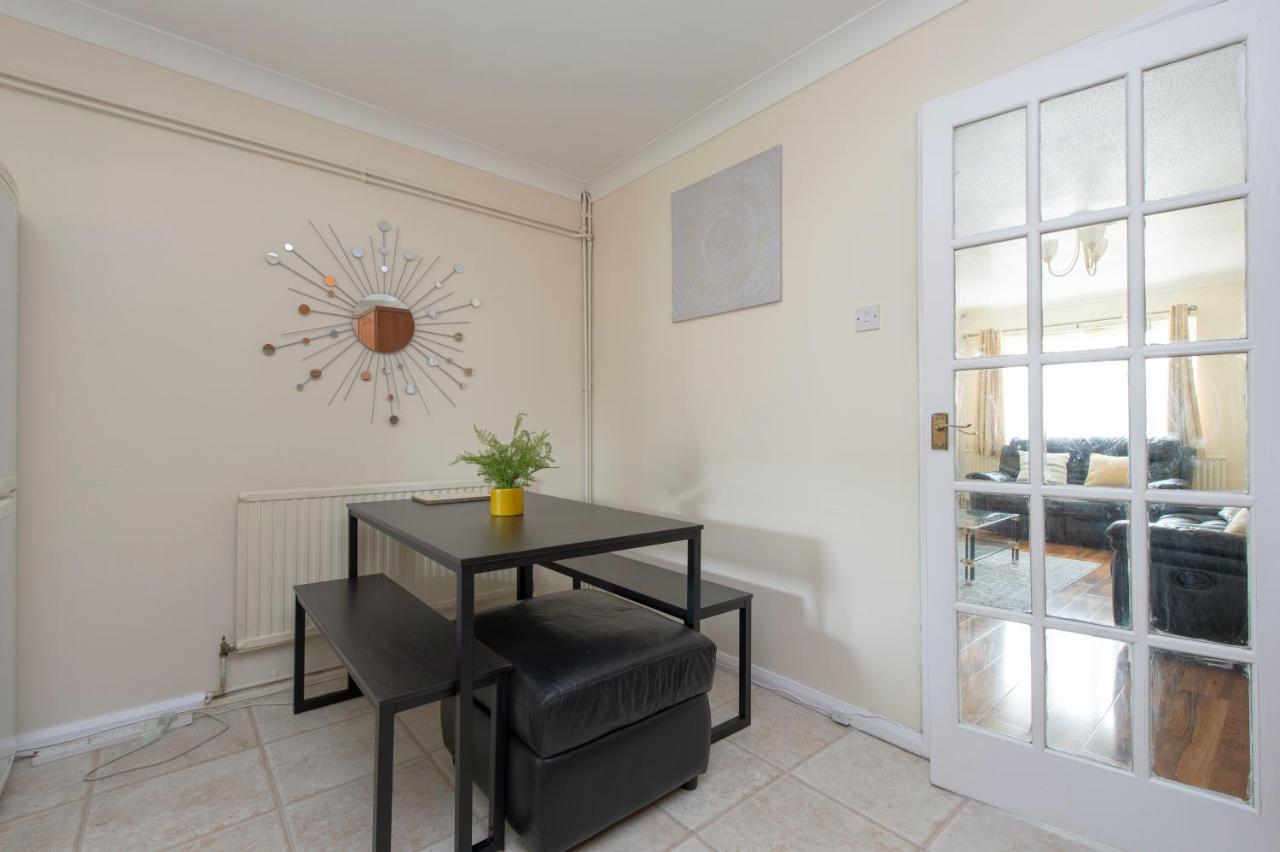 Abkat Three Bedroom Vakantiehuis *