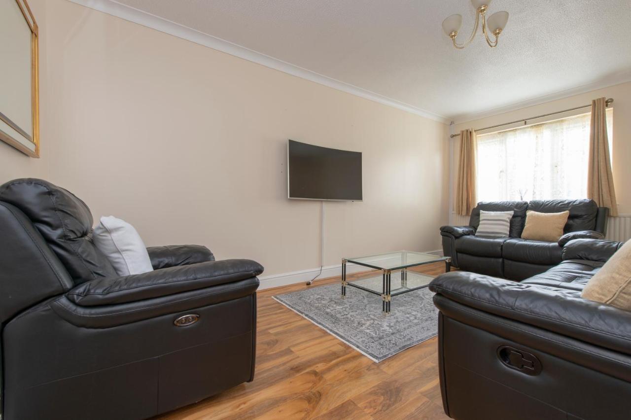 Abkat Three Bedroom Vakantiehuis *