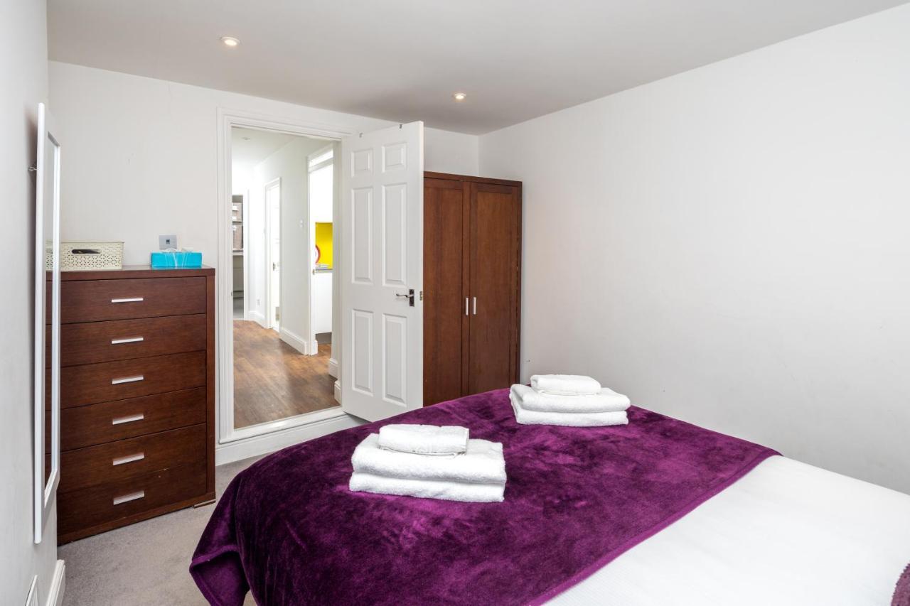 Apartment Stunning Flat With Garden In West