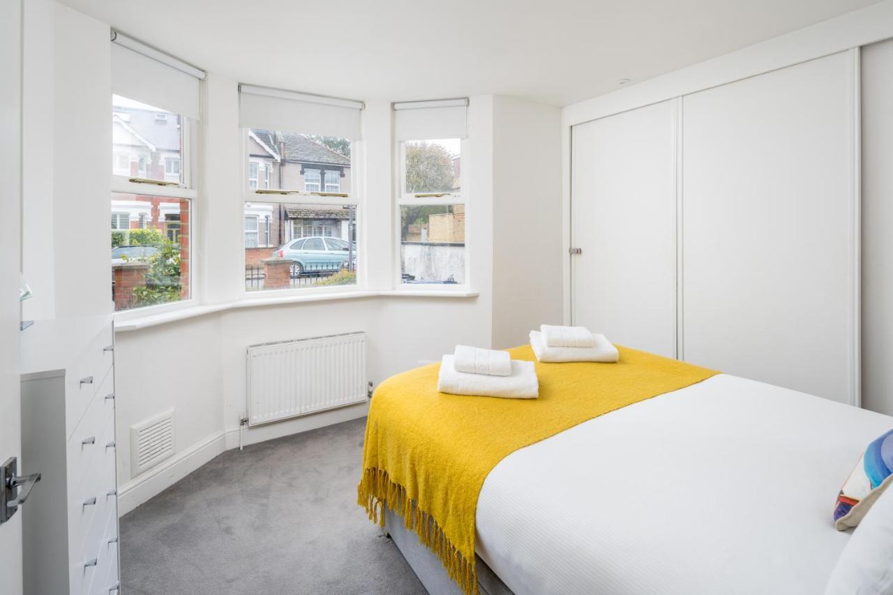 Apartment Stunning Flat With Garden In West London