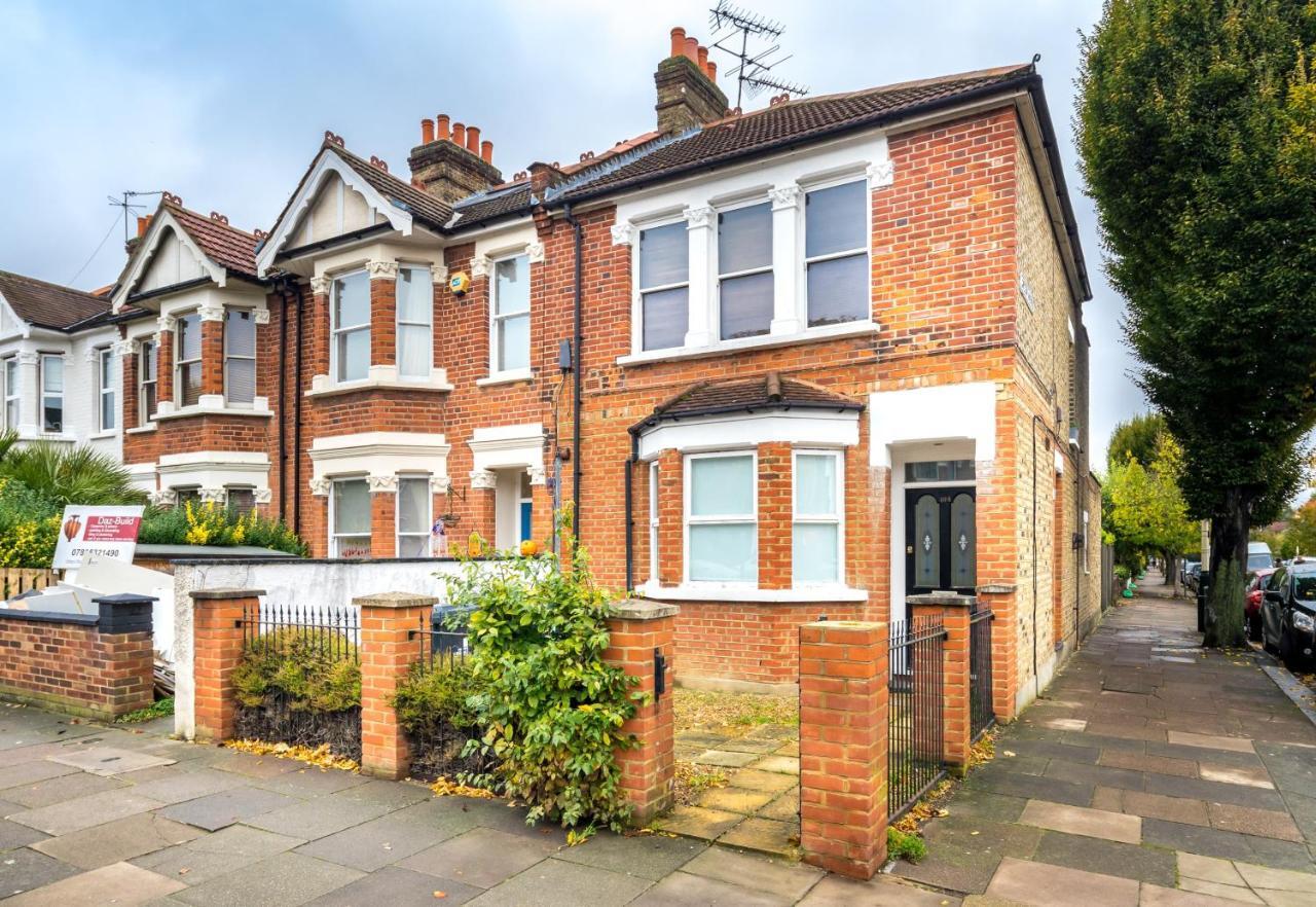 Apartment Stunning Flat With Garden In West