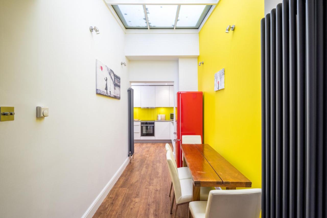 Stunning Flat With Garden In West