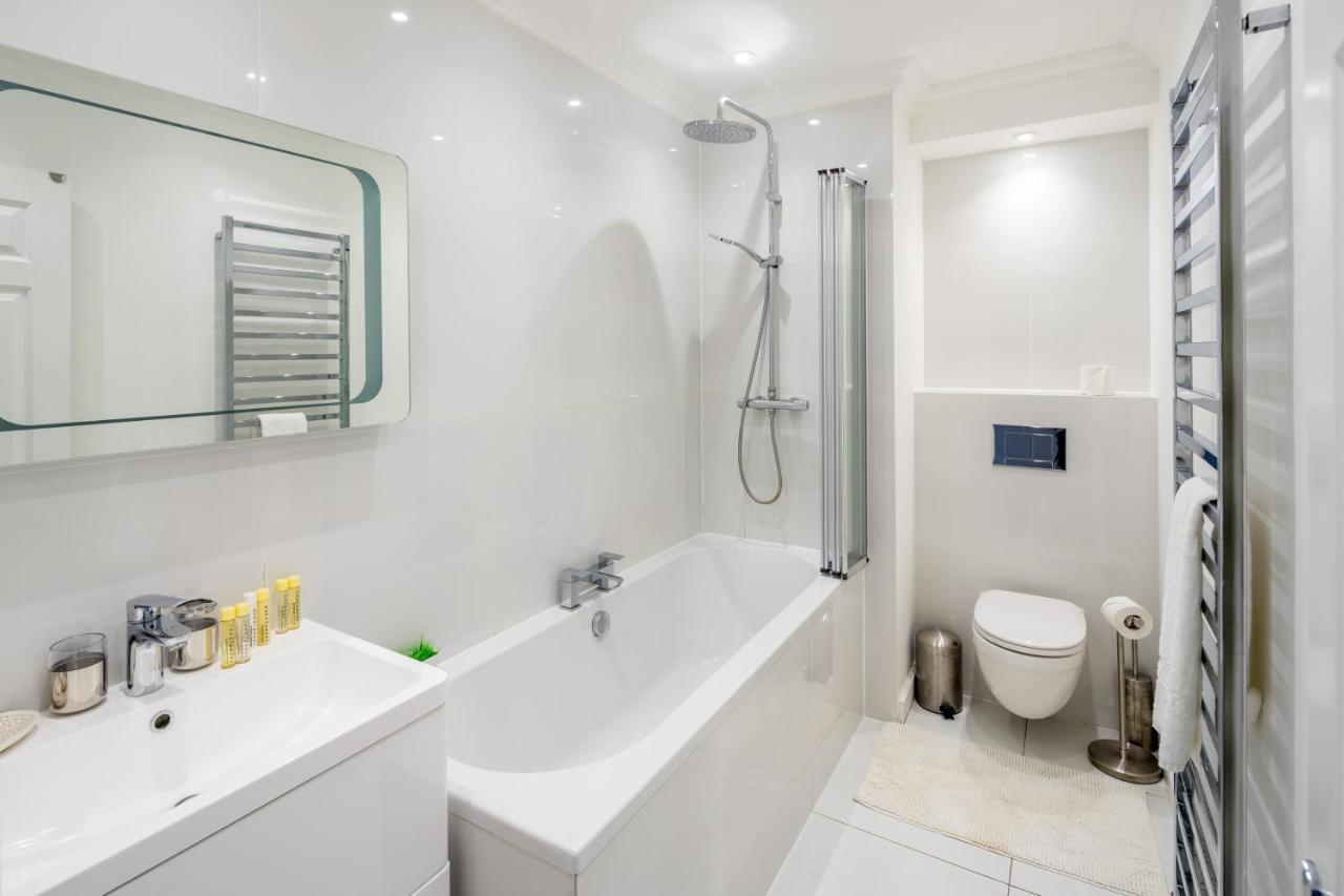Stunning Flat With Garden In West *