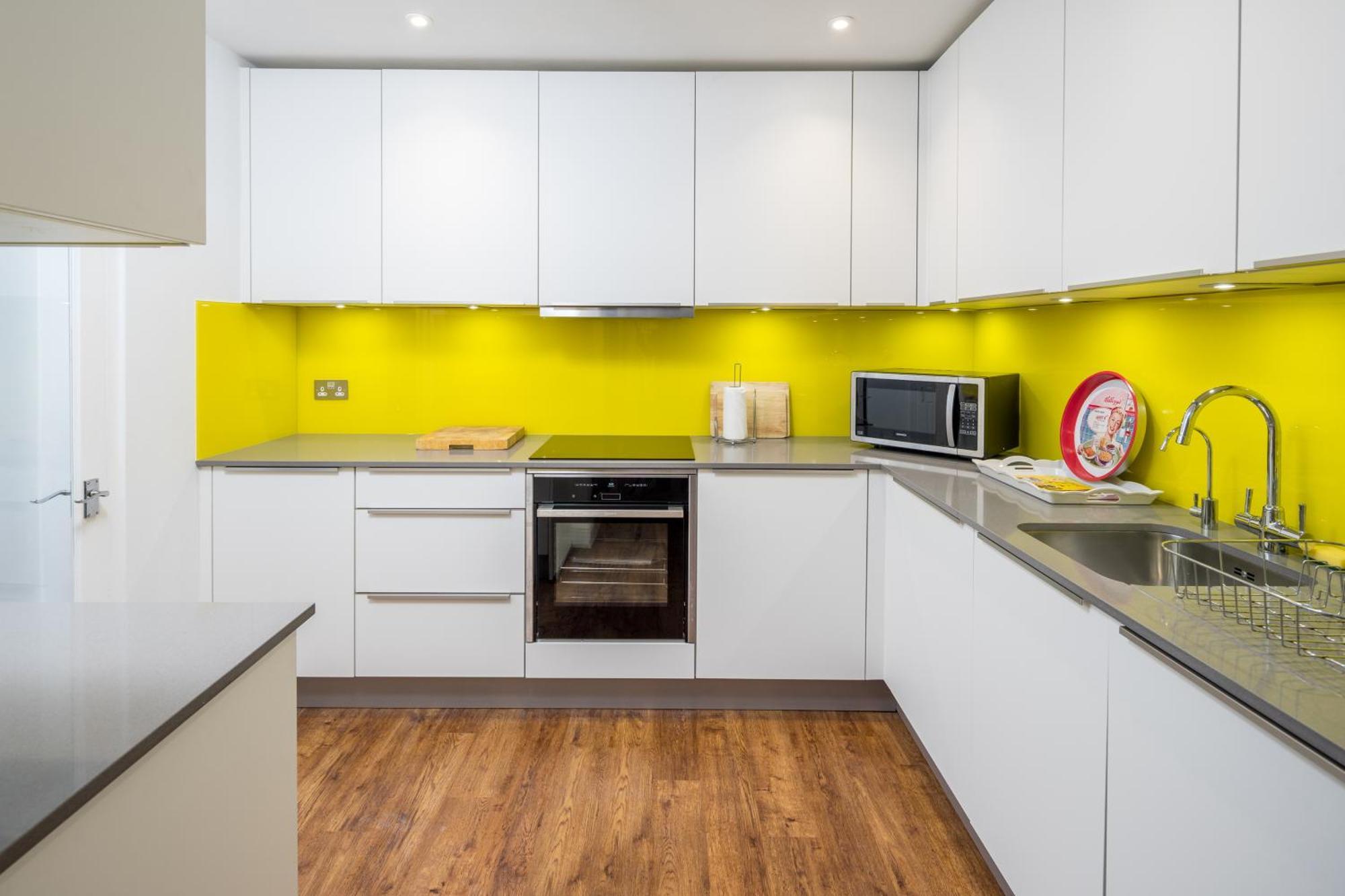 Stunning Flat With Garden In West * London