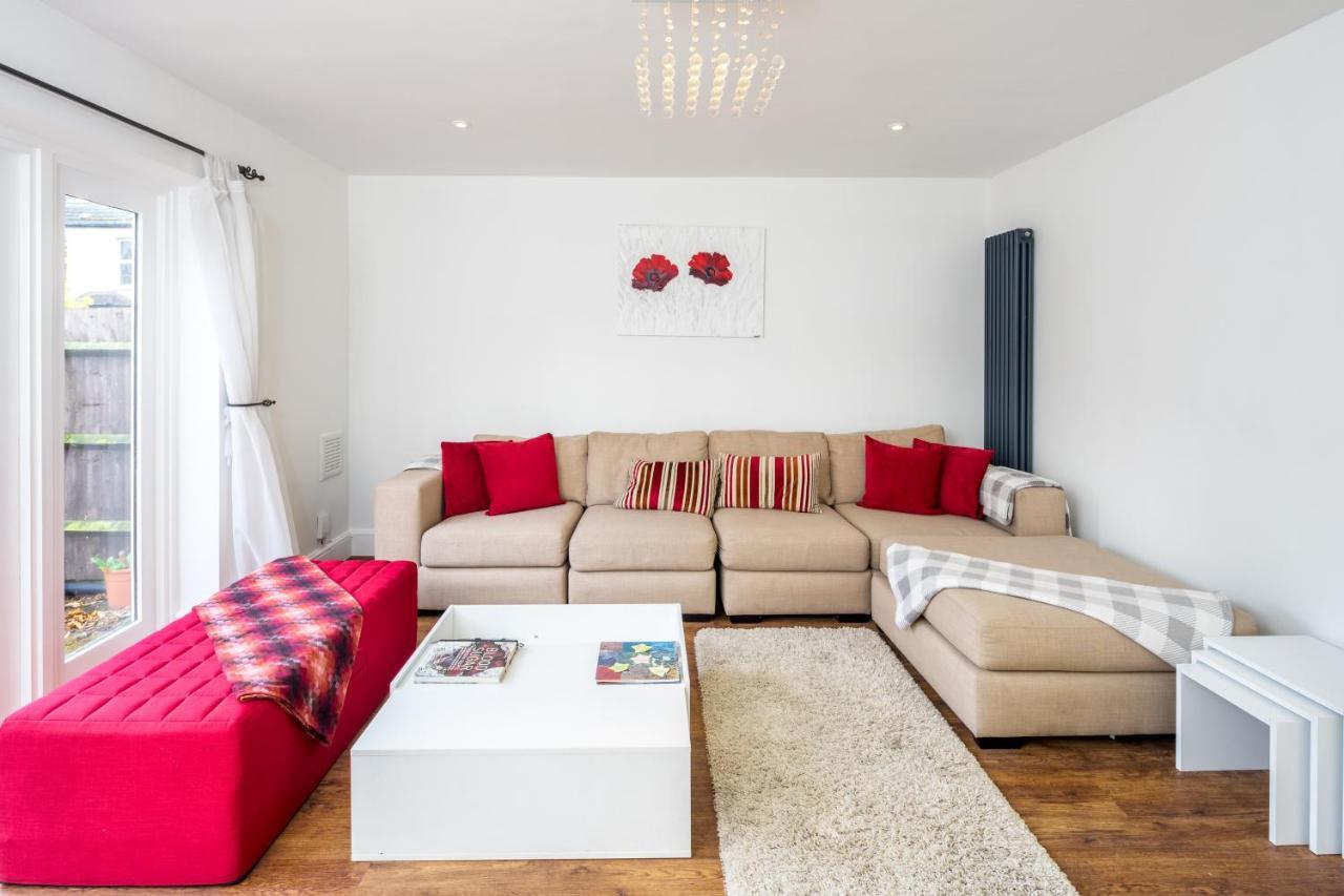 Stunning Flat With Garden In West *