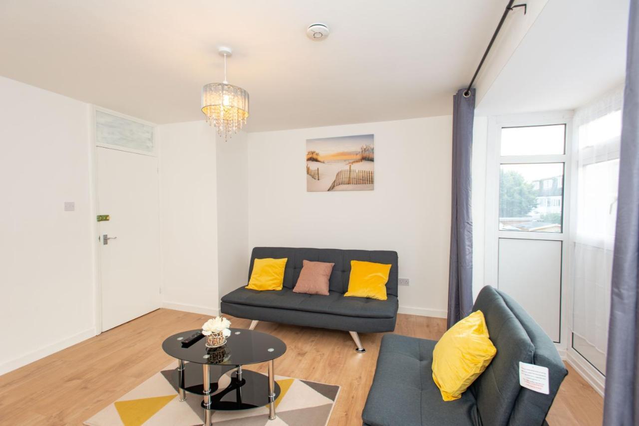 Stunning Four Bedroom House Close To Excel, O2 & With Free Parking Vakantiehuis *