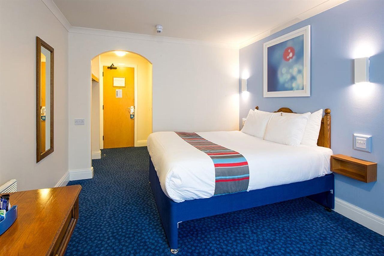 Travelodge Chigwell 3*