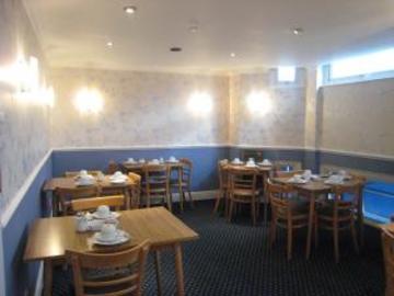West Cromwell Hotel 2*