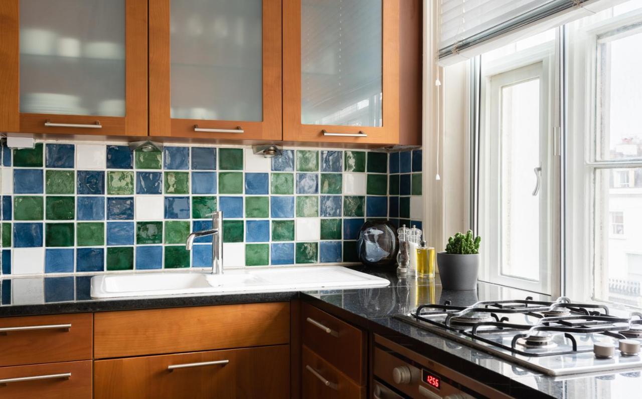 The Holland Park Escape - Modern & 2bdr Flat Lägenhet London