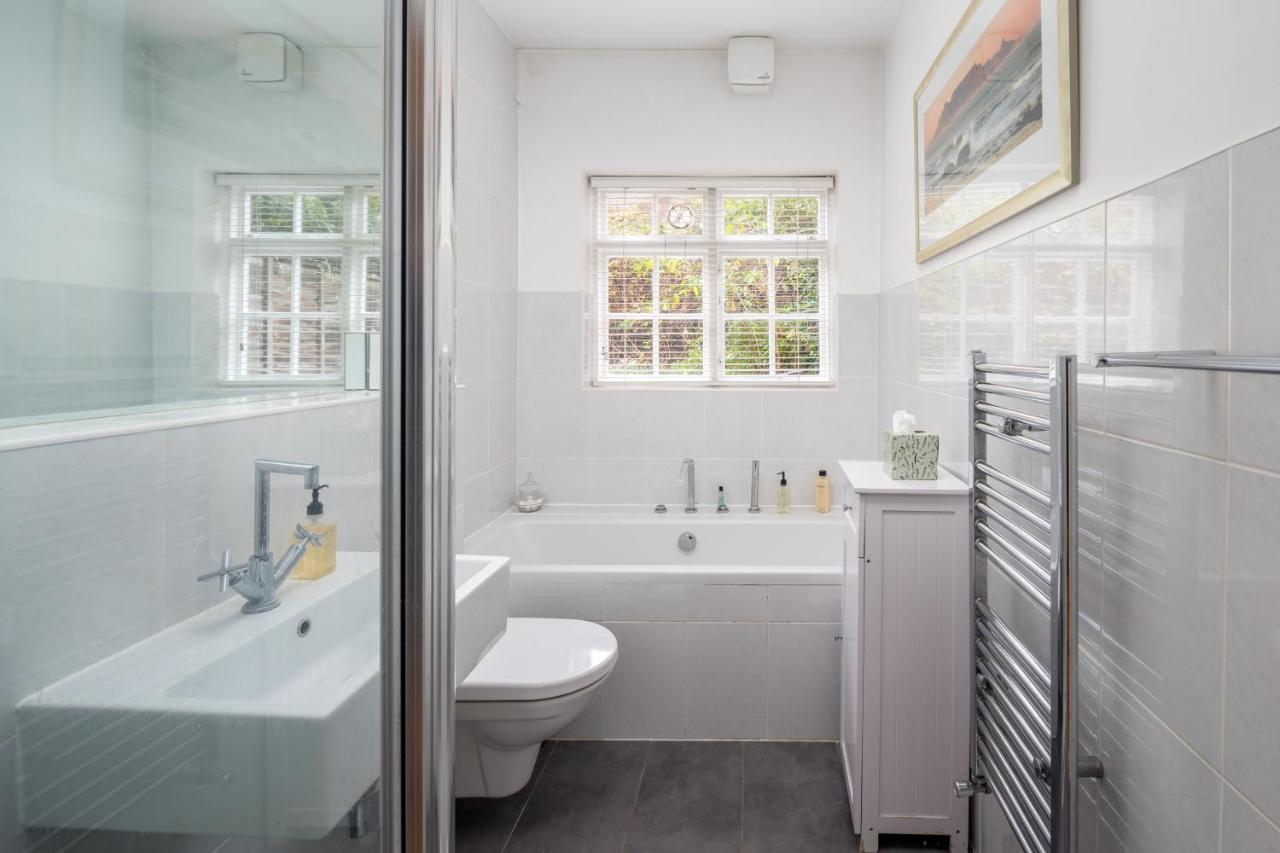 Charming 2br Flat With Patio In Hammersmith Apartment London