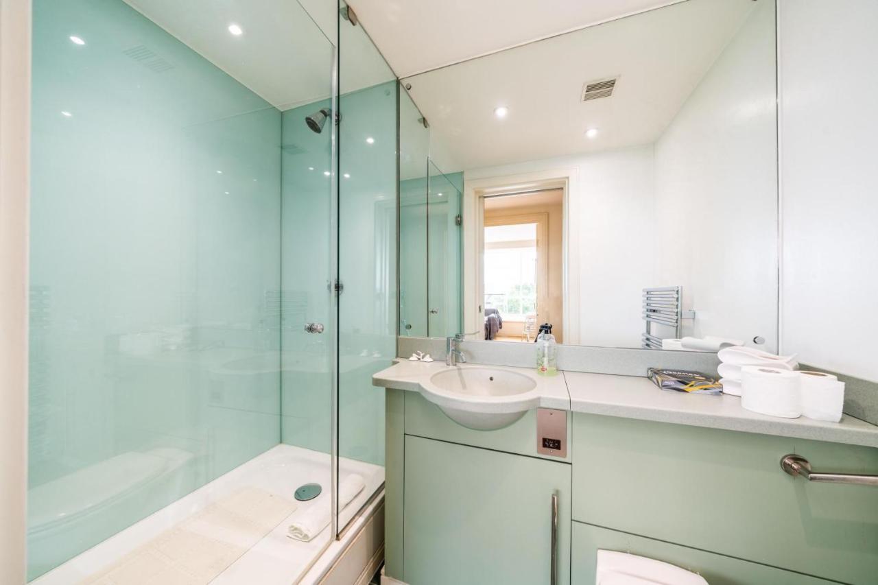 Apartment New Stunning 2bd Amazing Views *