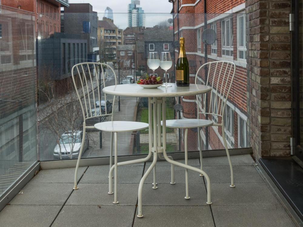 Tower Bridge Apartment *