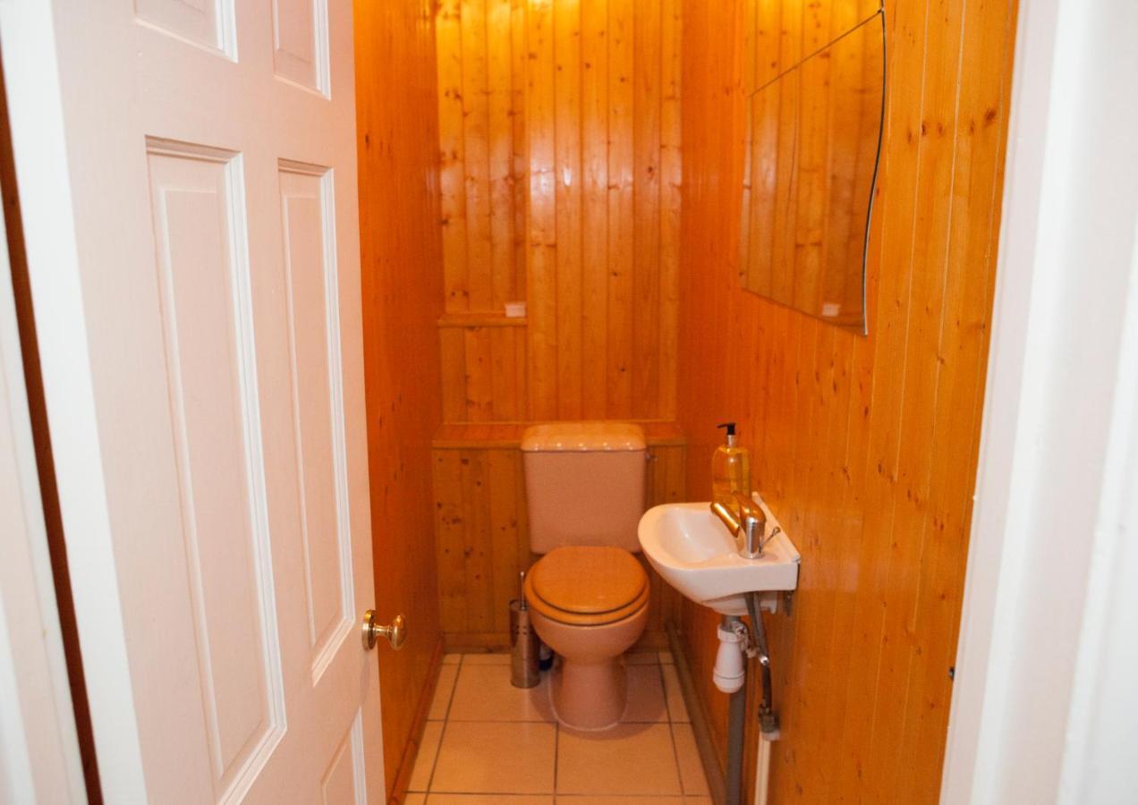 Guest house Fieldgate Spacious London