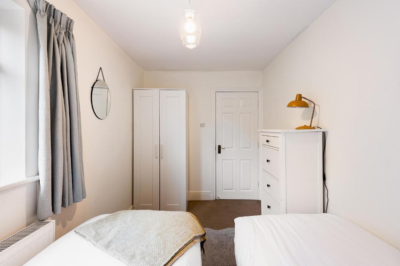 Heart Of Ealing With Garden Appartement Londen