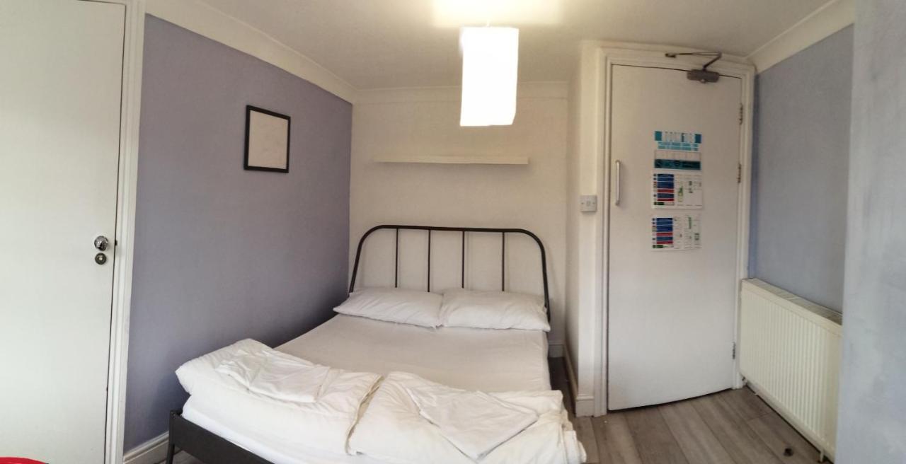Gallery Hyde Park Hostel London