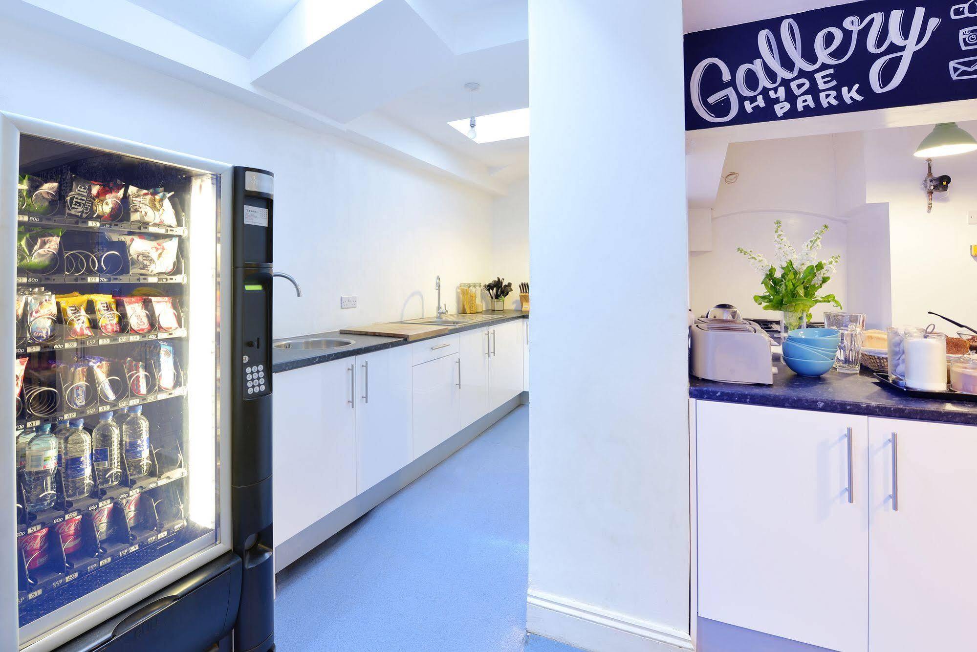 Hostel Gallery Hyde Park London