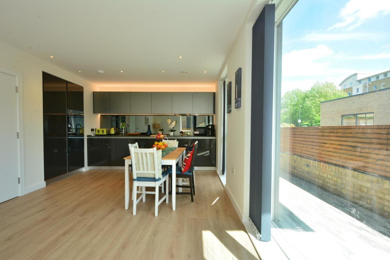 Grand Apartments Kew Gardens Apartment London