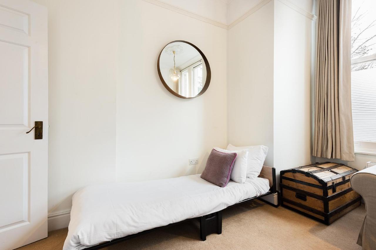 Heart Of Ealing With Garden Londen