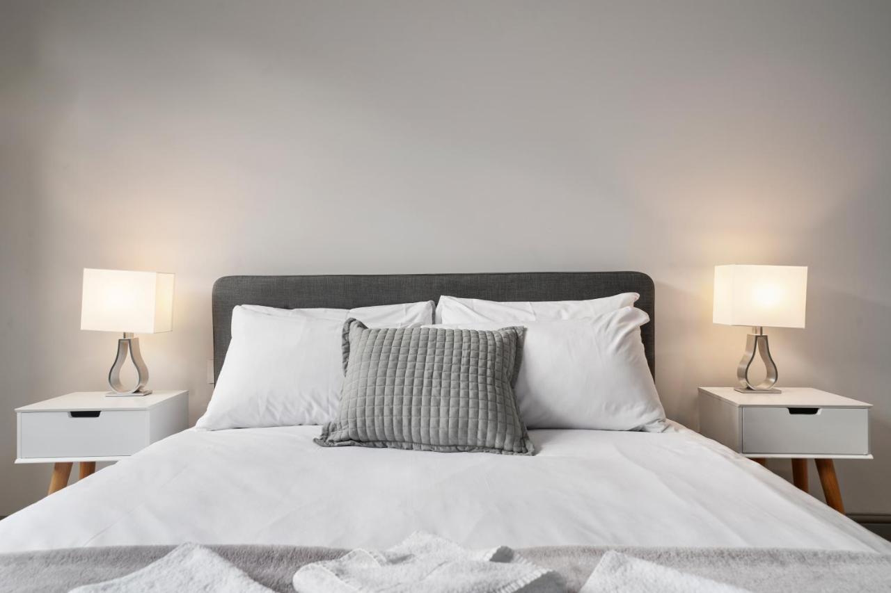 Leilighet 2 Bed Lux Near Free Wifi By Aparts