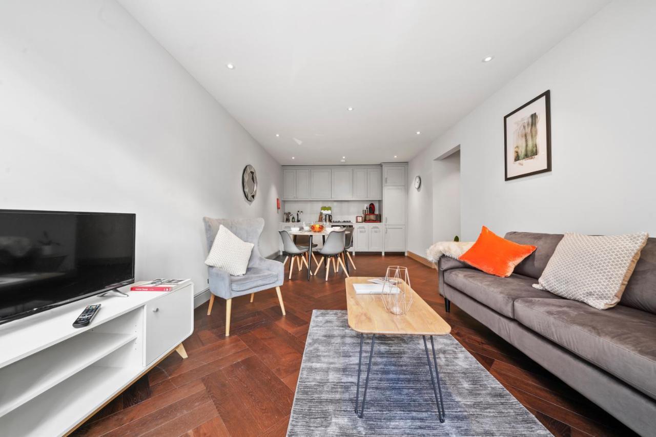 2 Bed Lux Near Free Wifi By Aparts Leilighet London