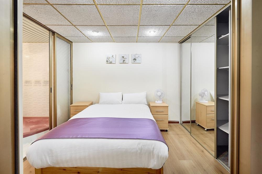 Oyo 24 Sussex, Paddington Hotel