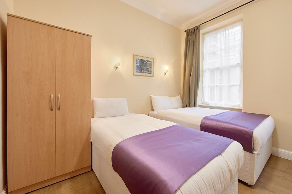 Oyo 24 Sussex, Paddington Hotel