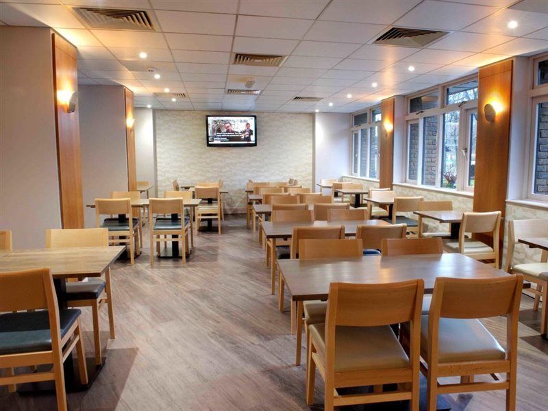 Waterloo Hub And Hotel 3*