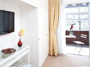 9 Hertford Street * London