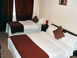 Oyo The Man Pub And Hotel 3*