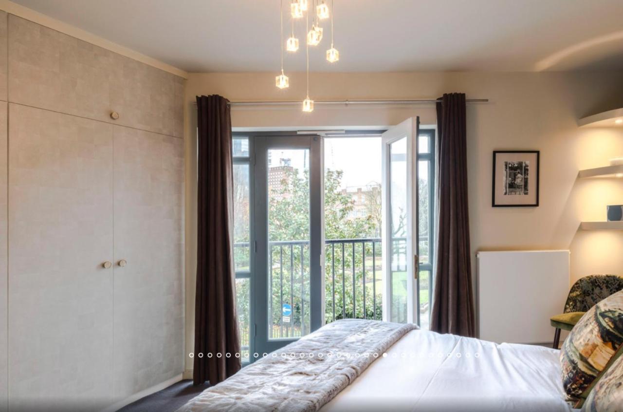 Neon Melody - Playful 2 Bedrooms By Bridge Londra