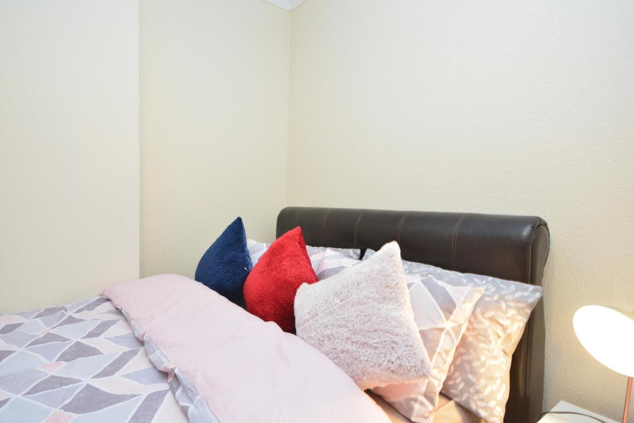 Beautiful Two Bedroom Near O2 Arena Appartamento *