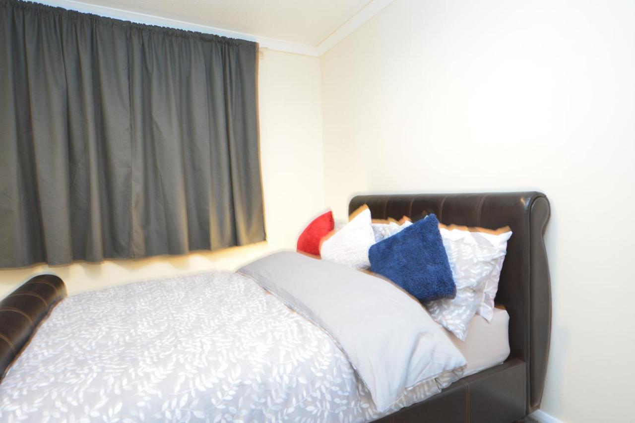 Beautiful Two Bedroom Near O2 Arena Appartamento *