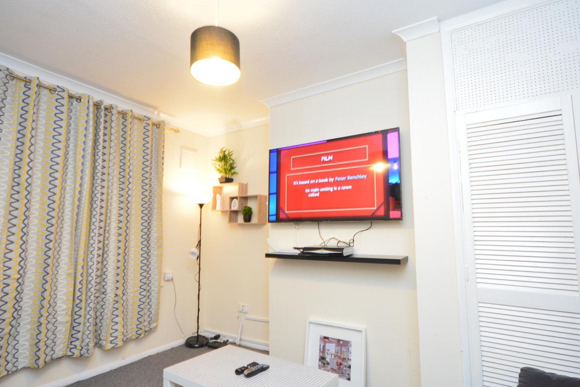 Beautiful Two Bedroom Near O2 Arena Appartamento *