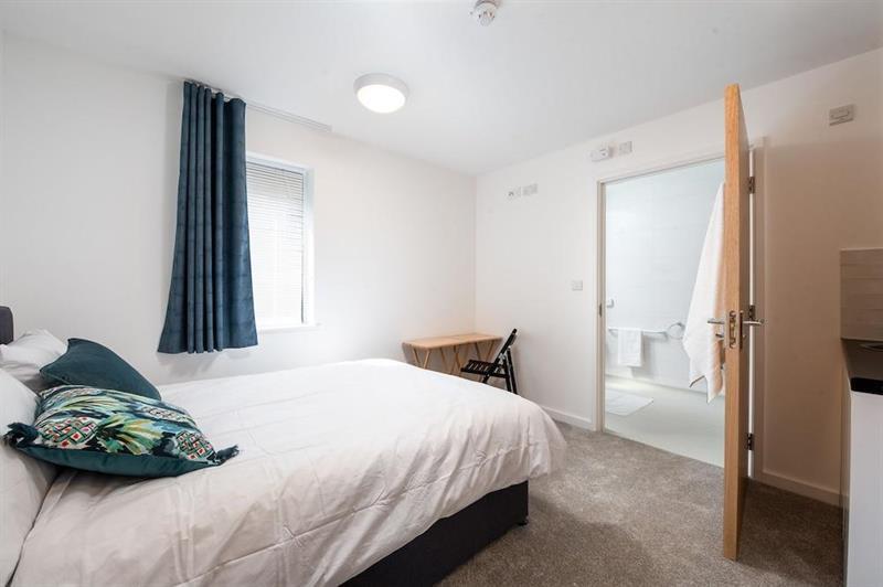 Aparthotel Queen's Drive London