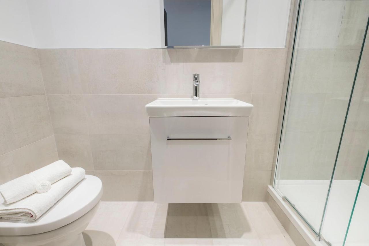 Tower Hill Apartment London