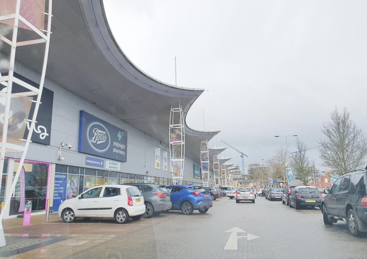 Beautiful Two Bedroom Near O2 Arena Appartamento