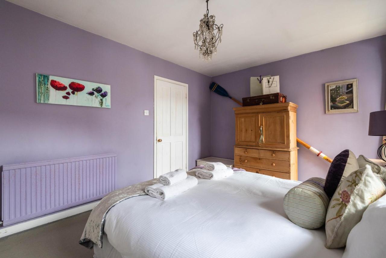 Charming Chiswick Near Ravenscourt Park By Underthedoormat Ferienhaus *