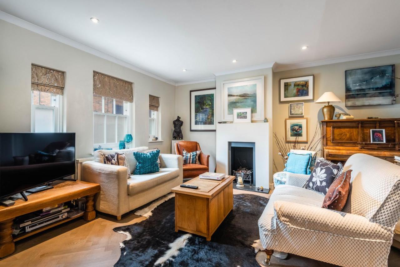 Charming Chiswick Near Ravenscourt Park By Underthedoormat Ferienhaus *
