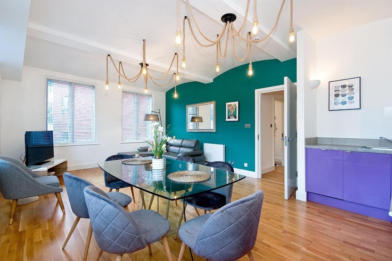 Mulberry Flat 4 - Two Bedroom 2nd Floor By Living Vakantiehuis *